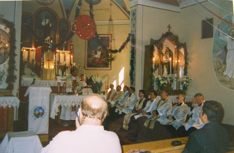 parafia polskokatolicka 1_91.jpg - Rok 2000 - 10 września. Odpust i uroczystości 75. lecia parafii